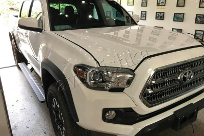 Toyota Tacoma Crew Cab Fortuner Tundra (16-) штатные выезжающие электропороги автоматические